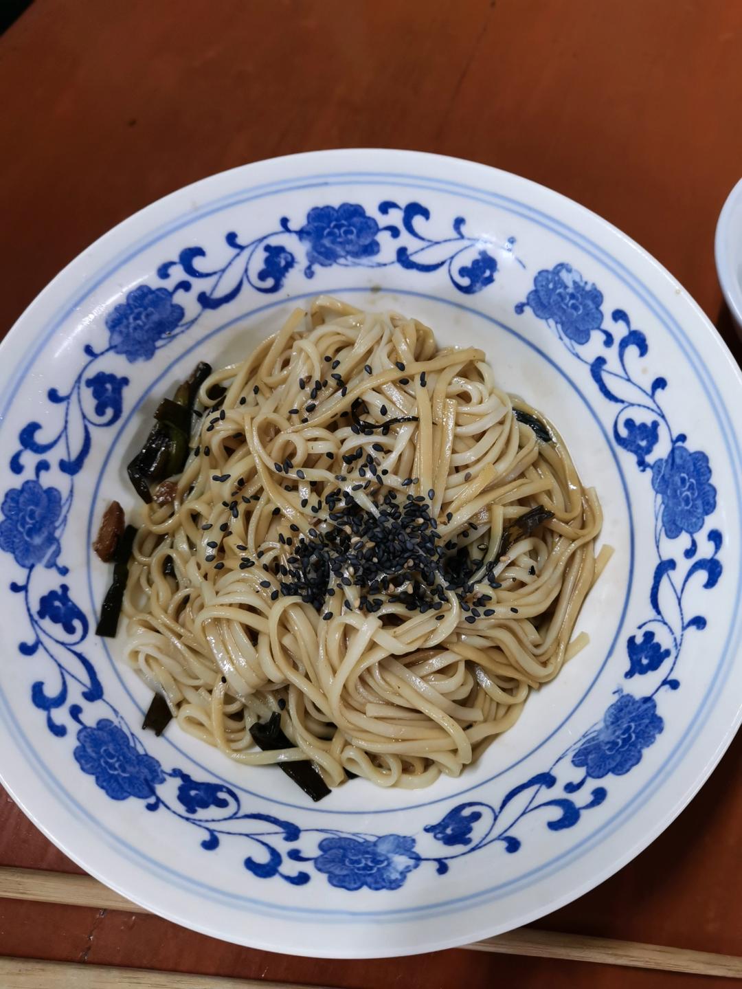 10分钟搞定的一碗葱油拌面
