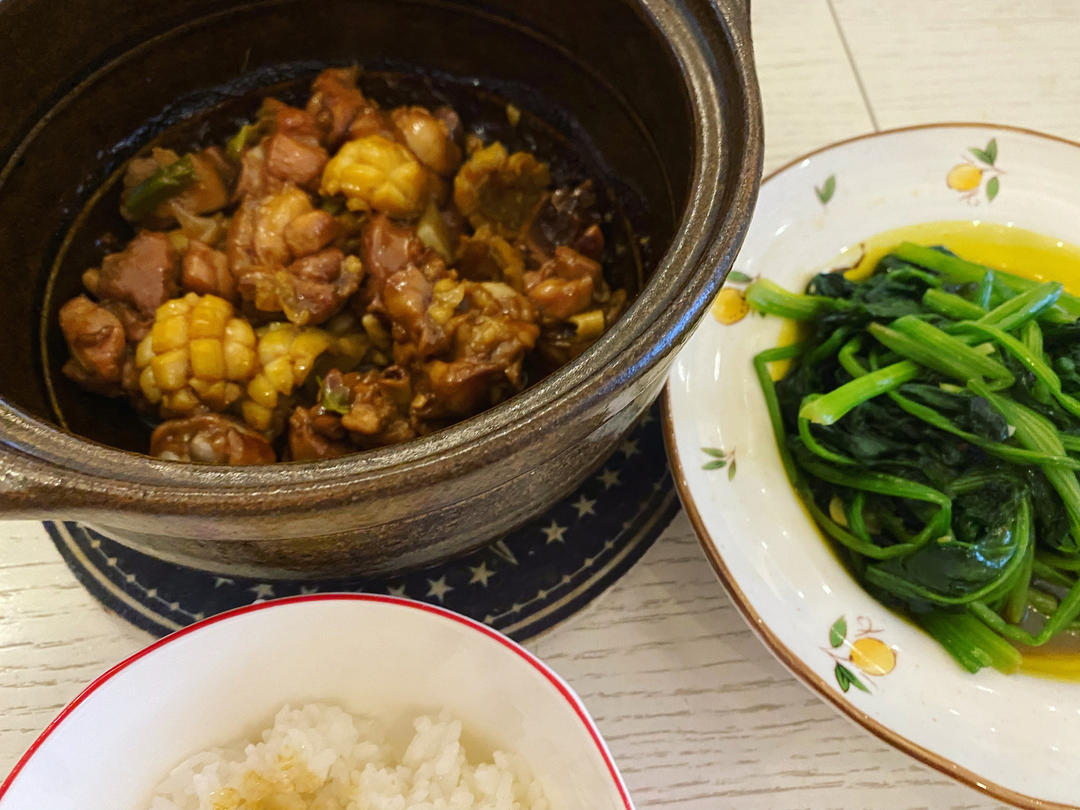 无鸡不成宴㊙️鲍鱼焖鸡煲‼️酱香浓郁