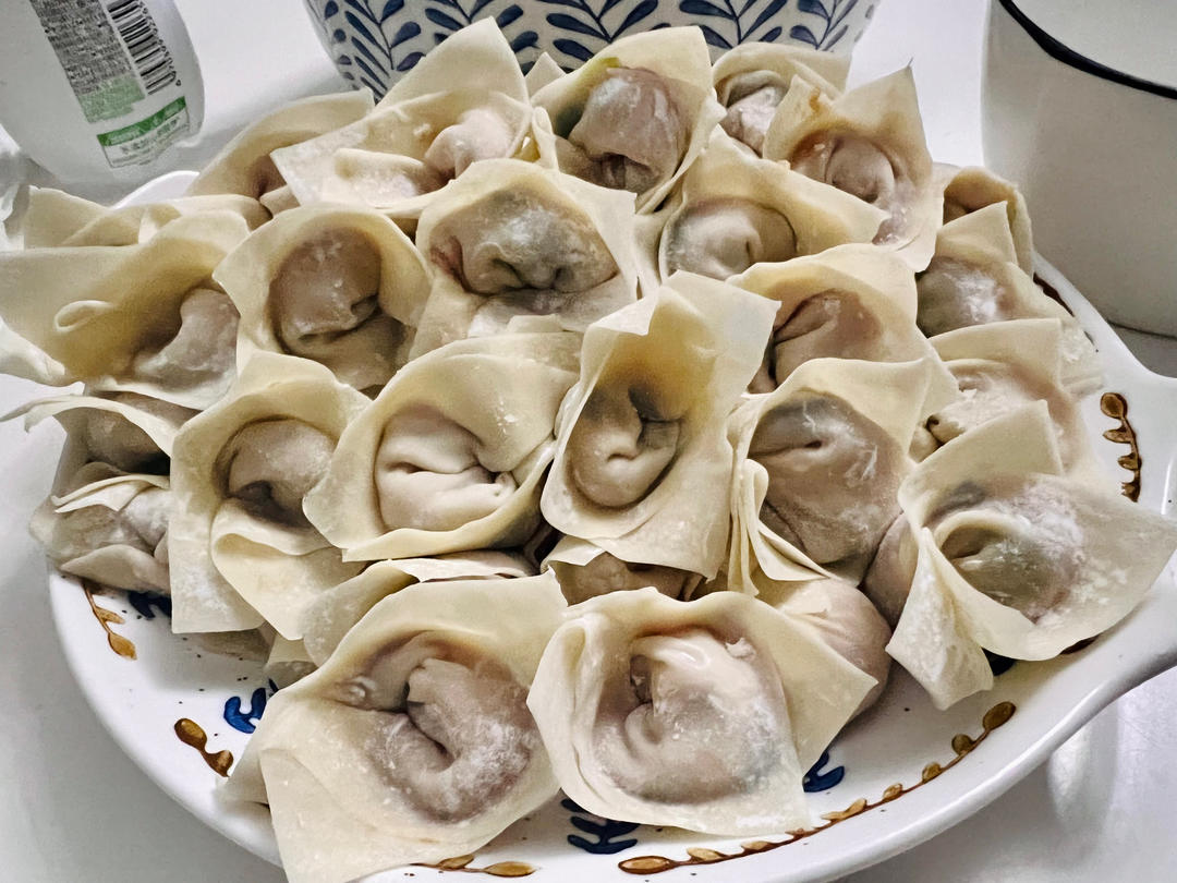 鲜肉小馄饨（调馅+馄饨包法）