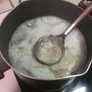 清炖滋补羊排汤的做法 步骤3