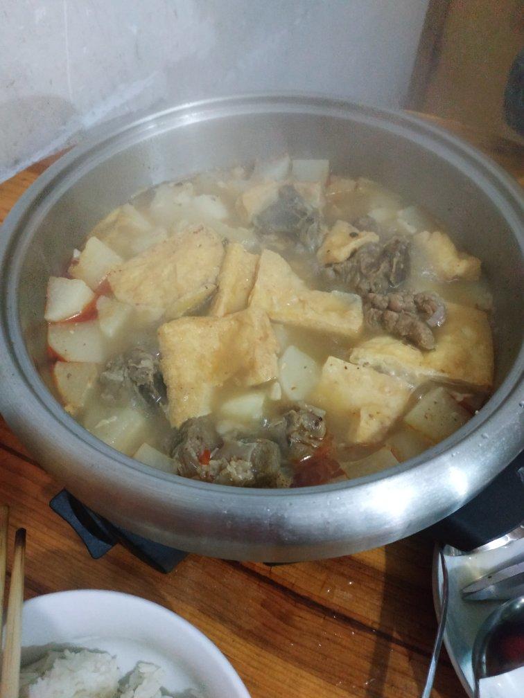 羊肉炖白萝卜