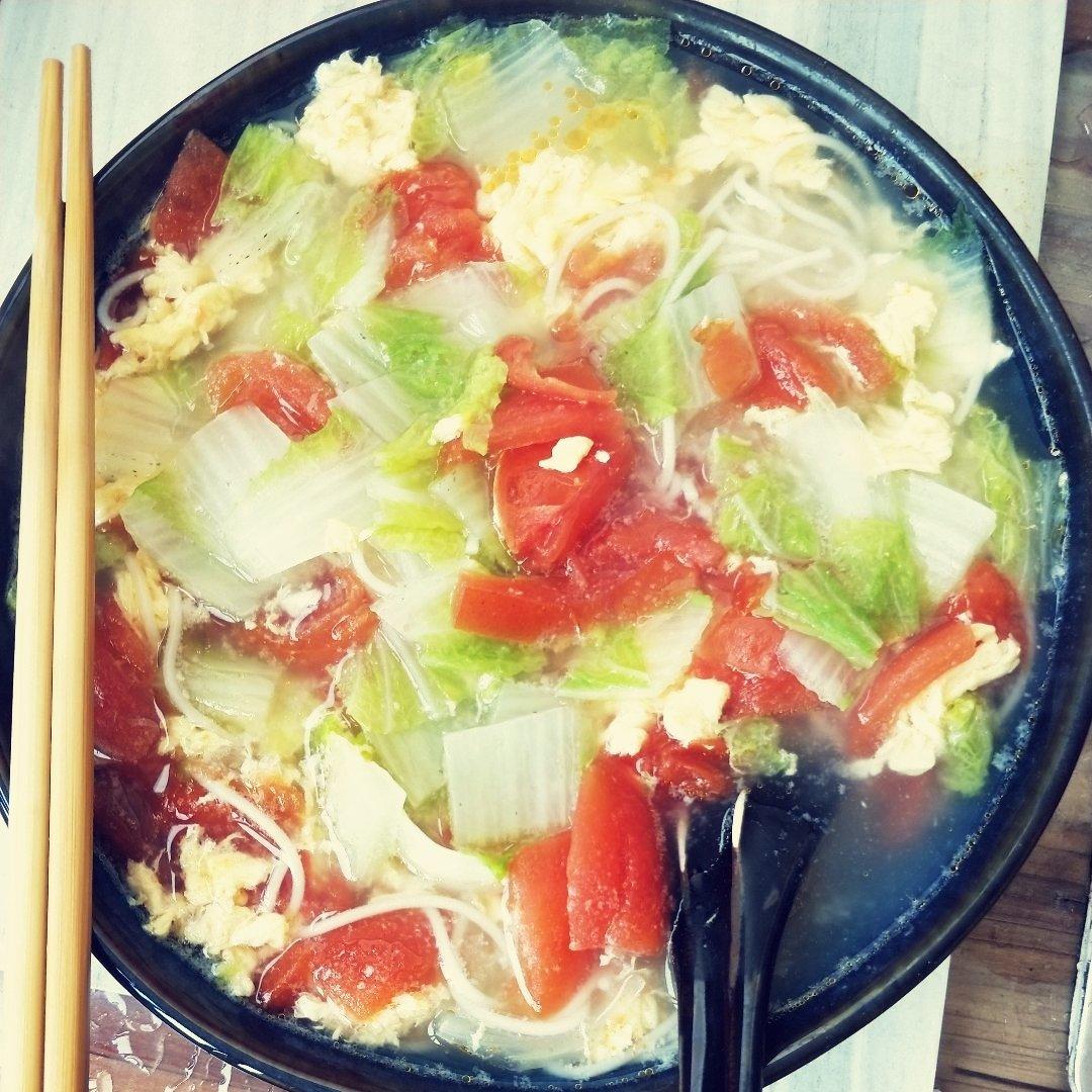 最家常的普通汤面——西红柿鸡蛋龙须面