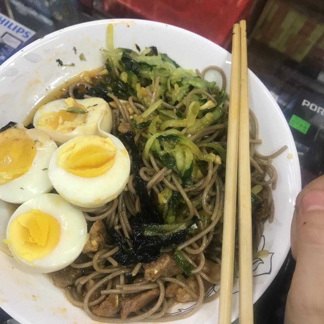 酸辣荞麦面