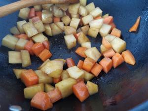 素三烧/土豆🥔胡萝卜🥕烧豆腐的做法 步骤5