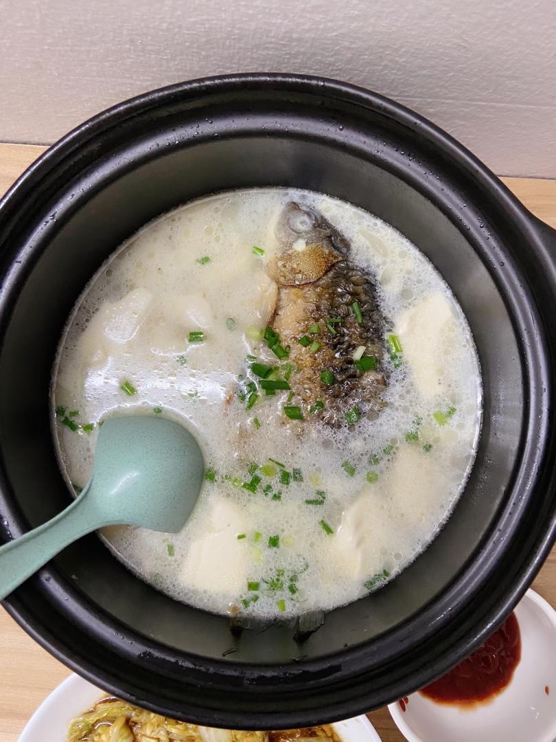 鲫鱼豆腐汤