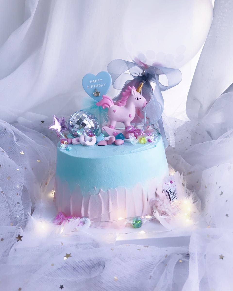 双层生日蛋糕