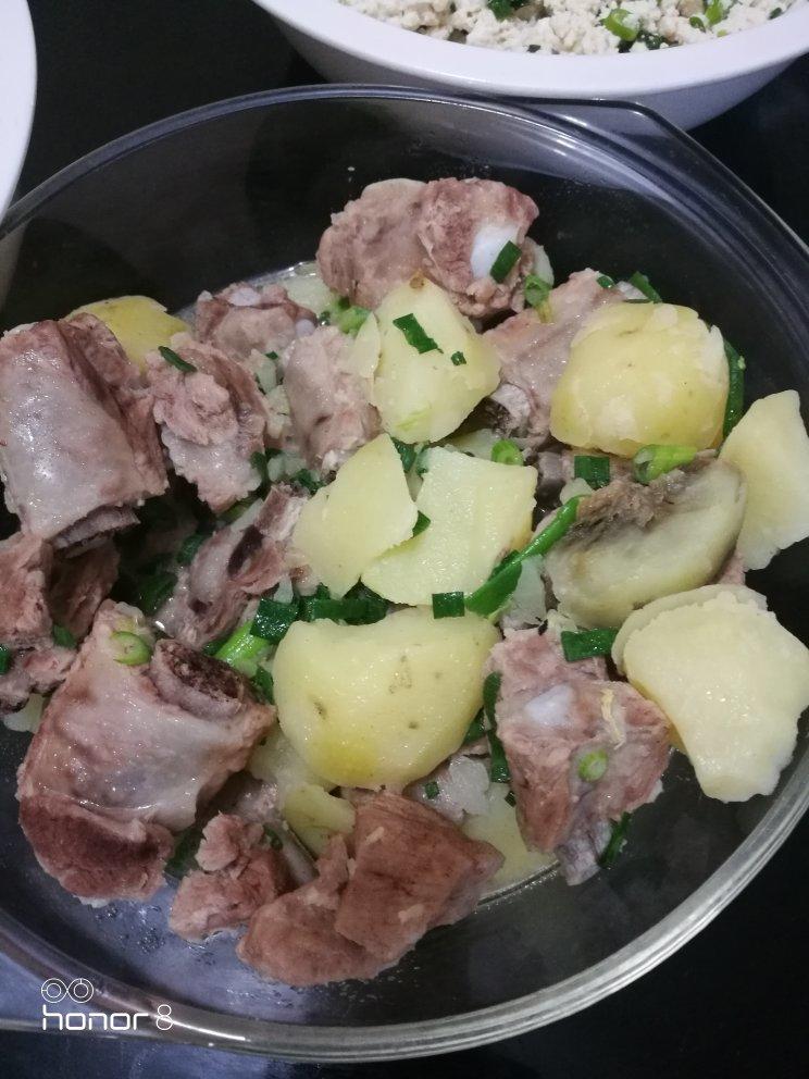 土豆排骨清汤
