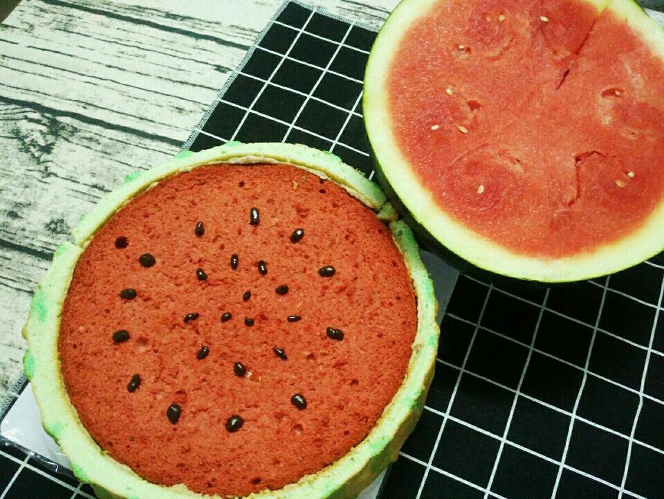 西瓜造型奶油蛋糕