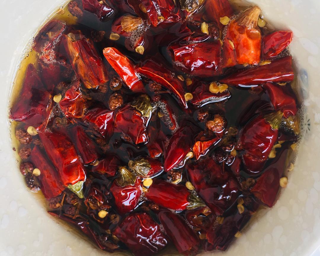 简单自制花椒/辣椒油（拌凉菜必备）