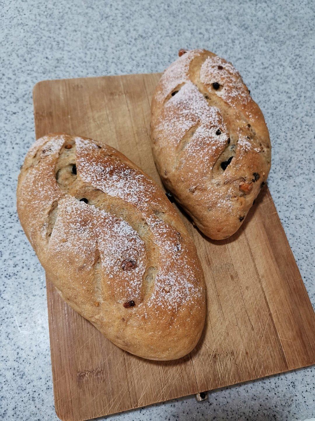 全麦蔓越莓核桃软欧包