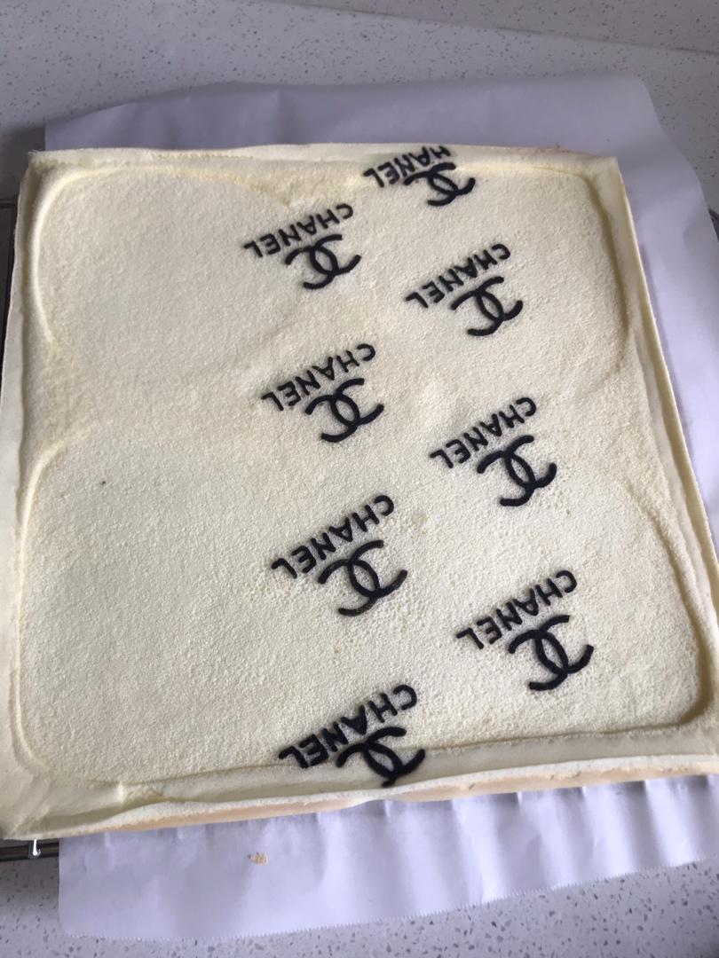 限量版-手绘香奶奶蛋糕卷