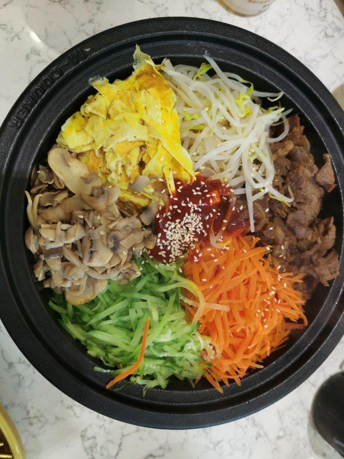 缤纷韩国拌饭（注入自制灵魂拌饭酱➕日式照烧肥牛，每一道蔬菜单独调味～，做成便当也很合适🍱）