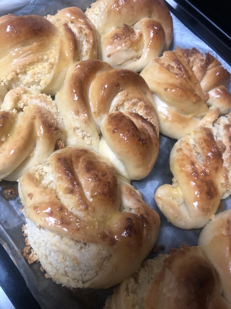 新手就能成功的【椰蓉面包卷】-手揉出膜