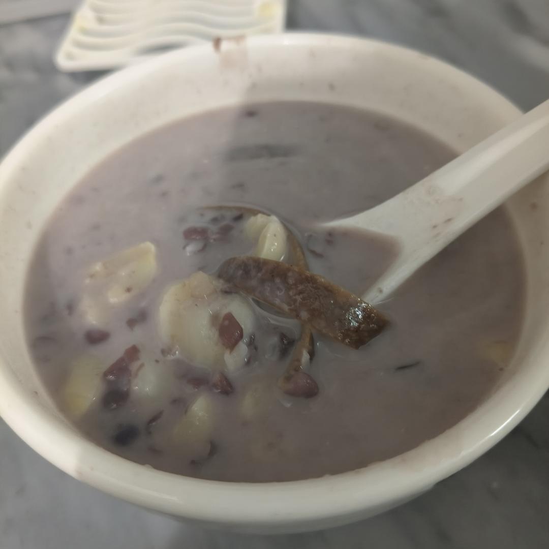 莲子百合陈皮红豆糖水
