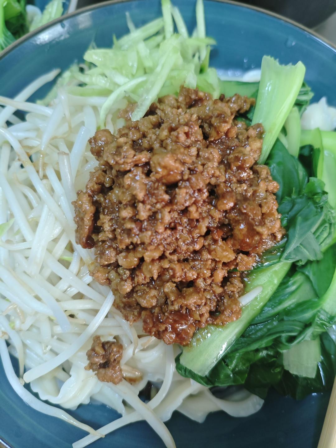 家常炸酱面