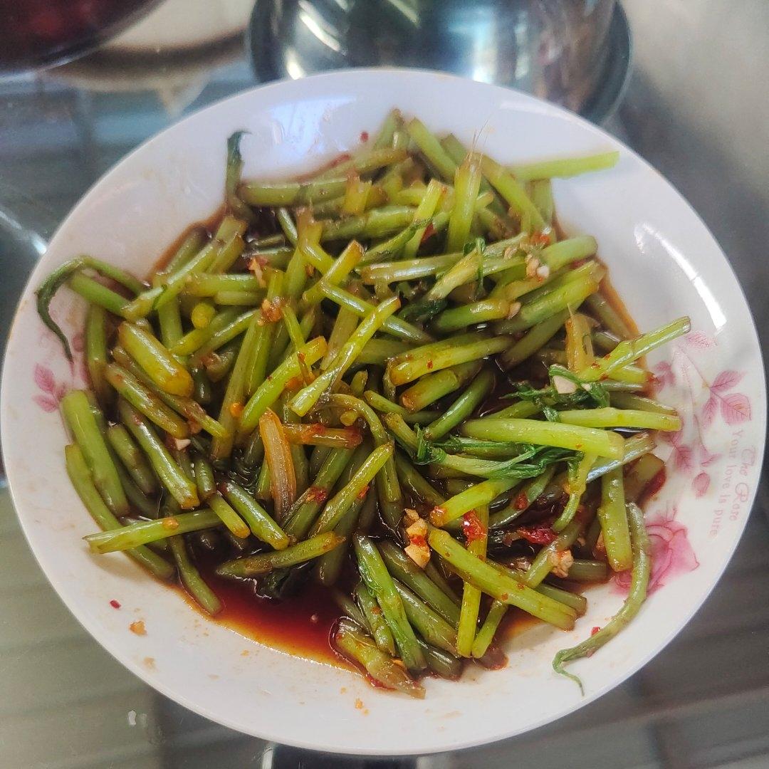 你爱吃藜蒿吗？