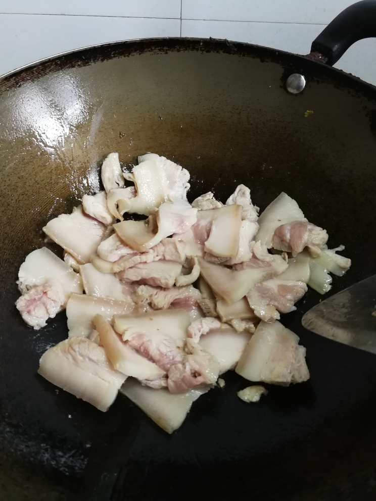 酸菜回锅肉的做法 步骤4