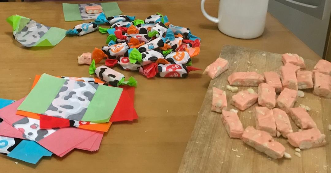 不用不粘锅和黄油的牛轧糖