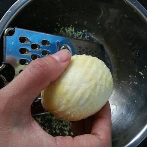 柠檬屑做法(柠檬皮)的做法 步骤2