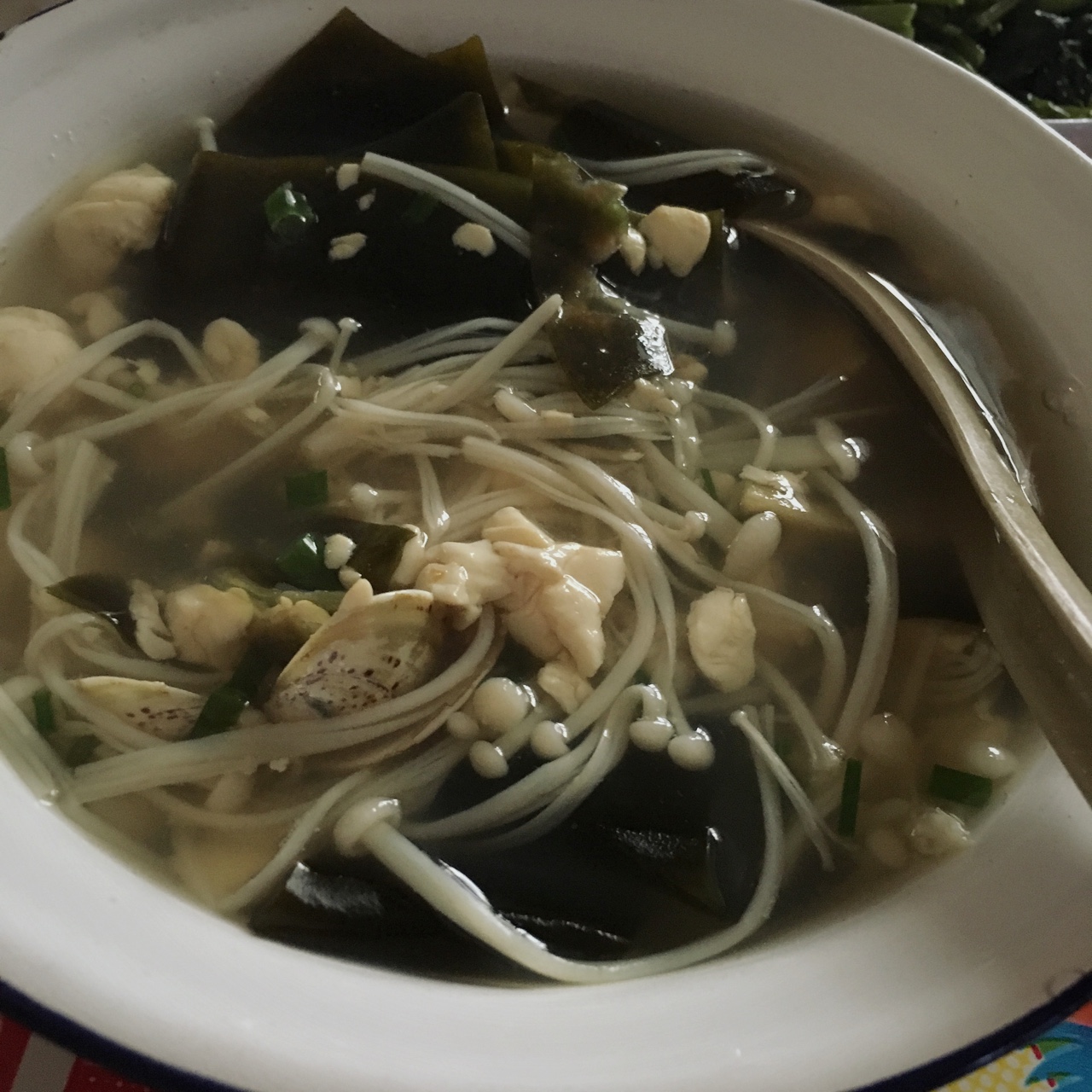 蛤蜊海带豆腐汤