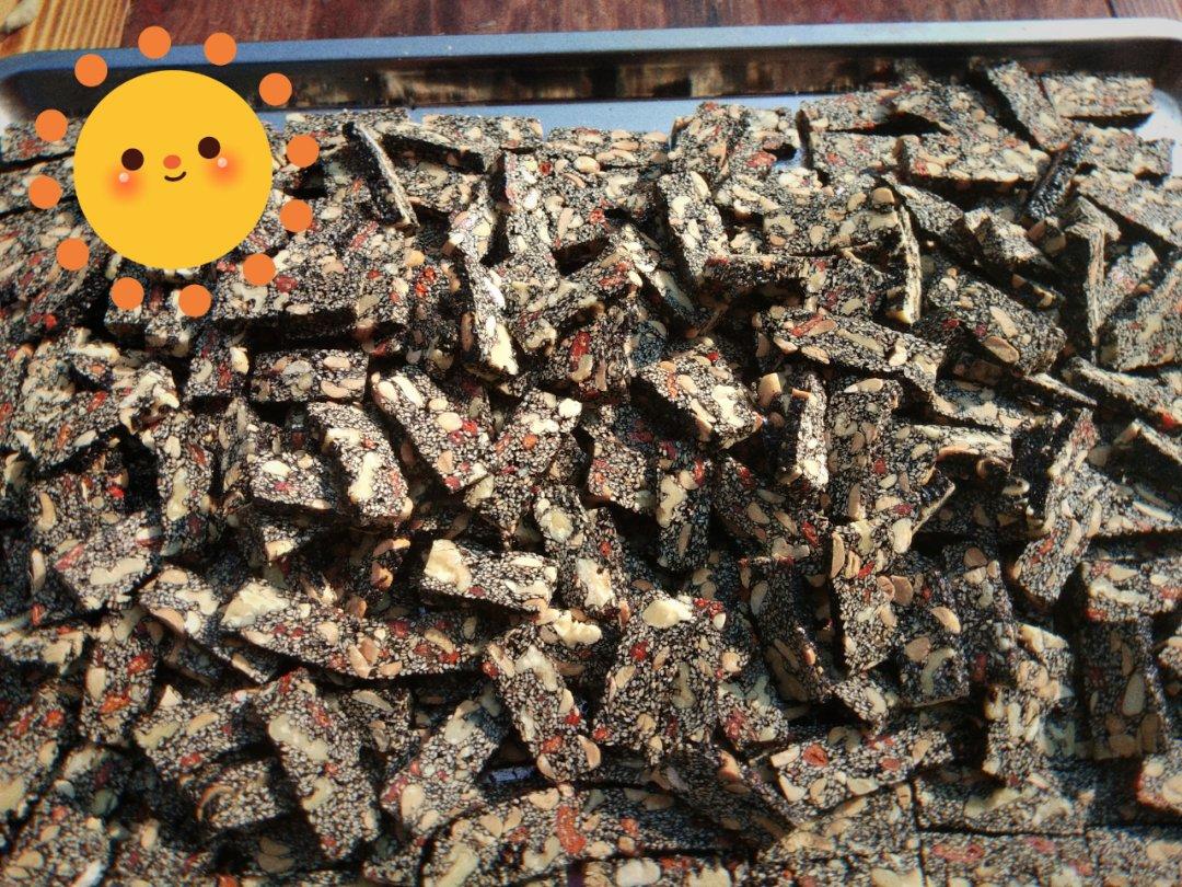 枸杞核桃花生黑芝麻片