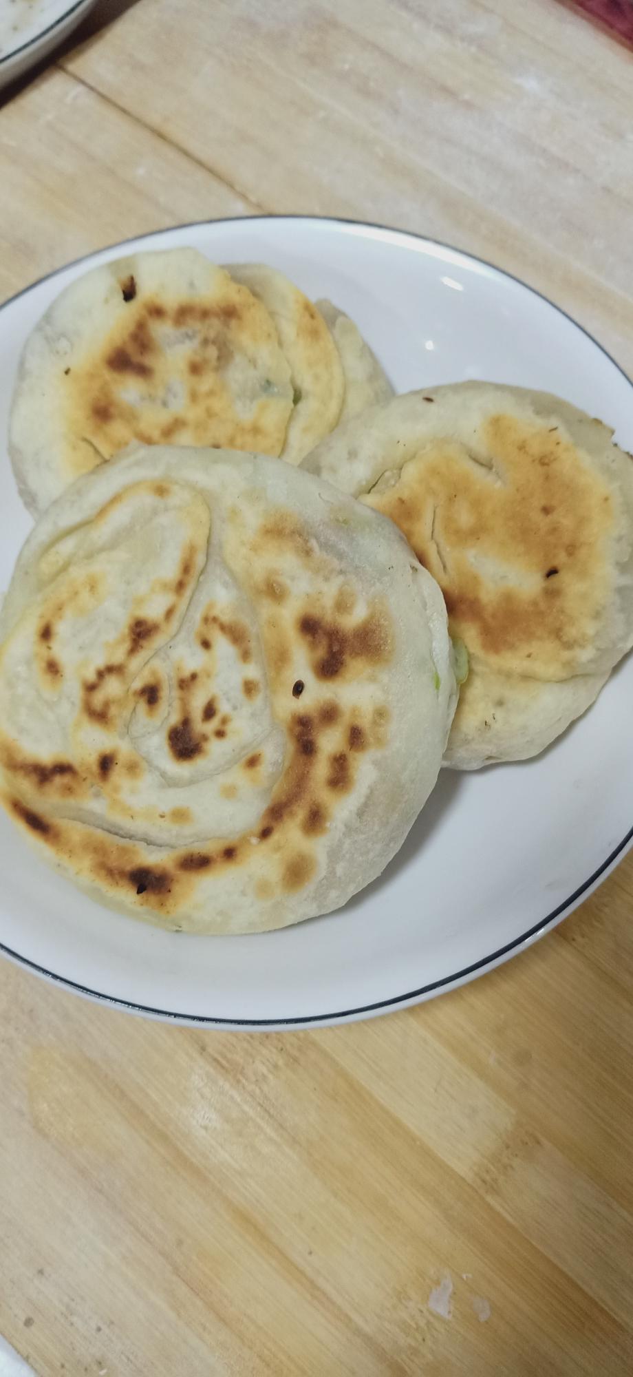 肉馅椒盐葱花油饼的做法