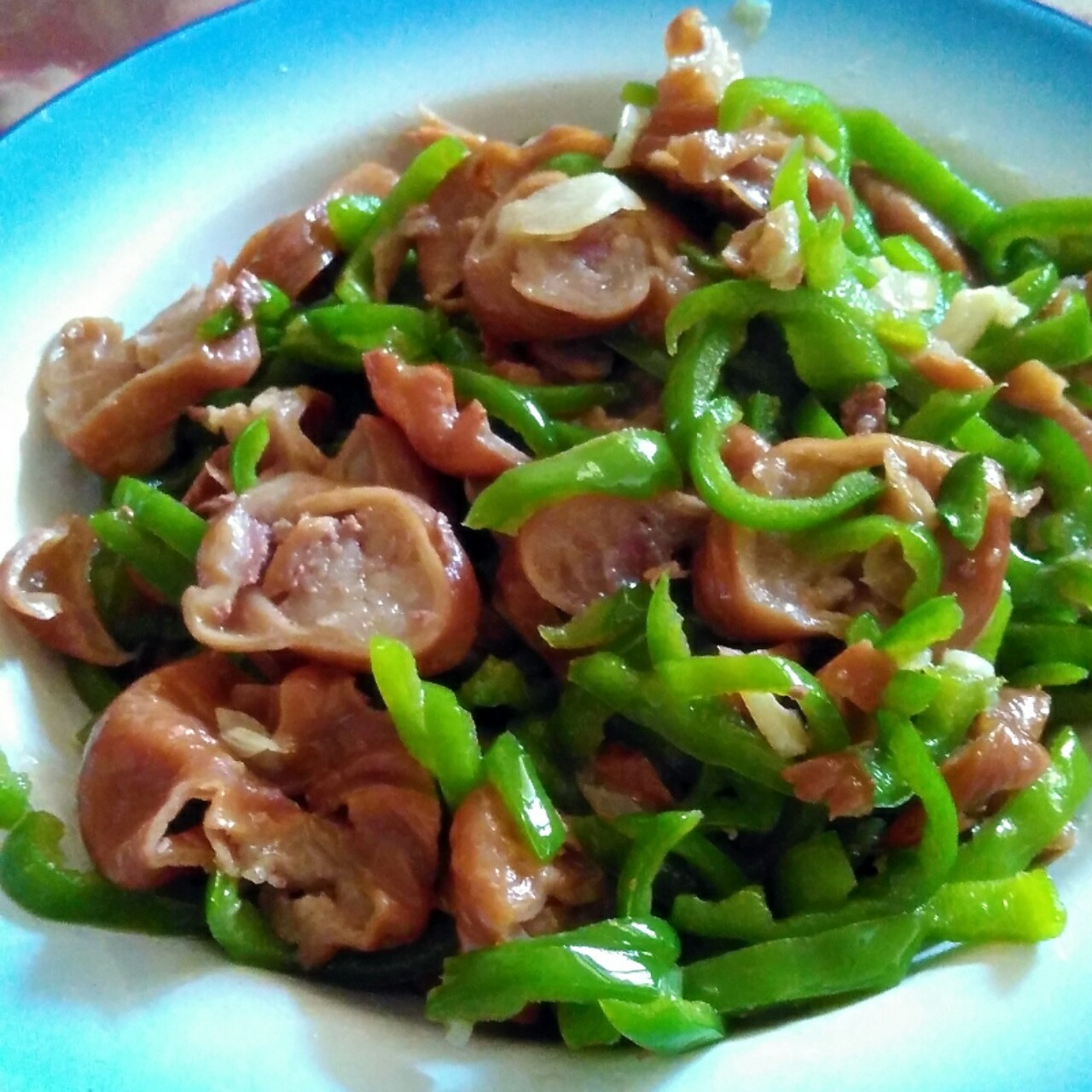 好吃到爆火爆肥肠