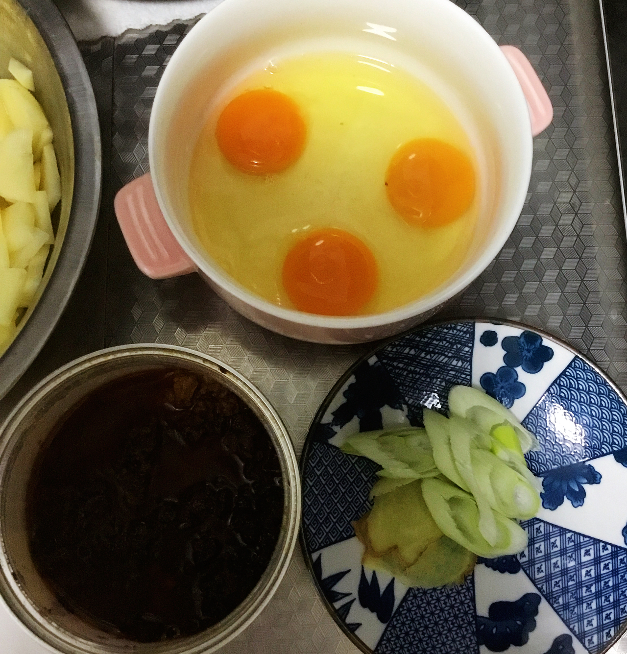 简单家常菜，土豆鸡蛋也可搭的做法 步骤1