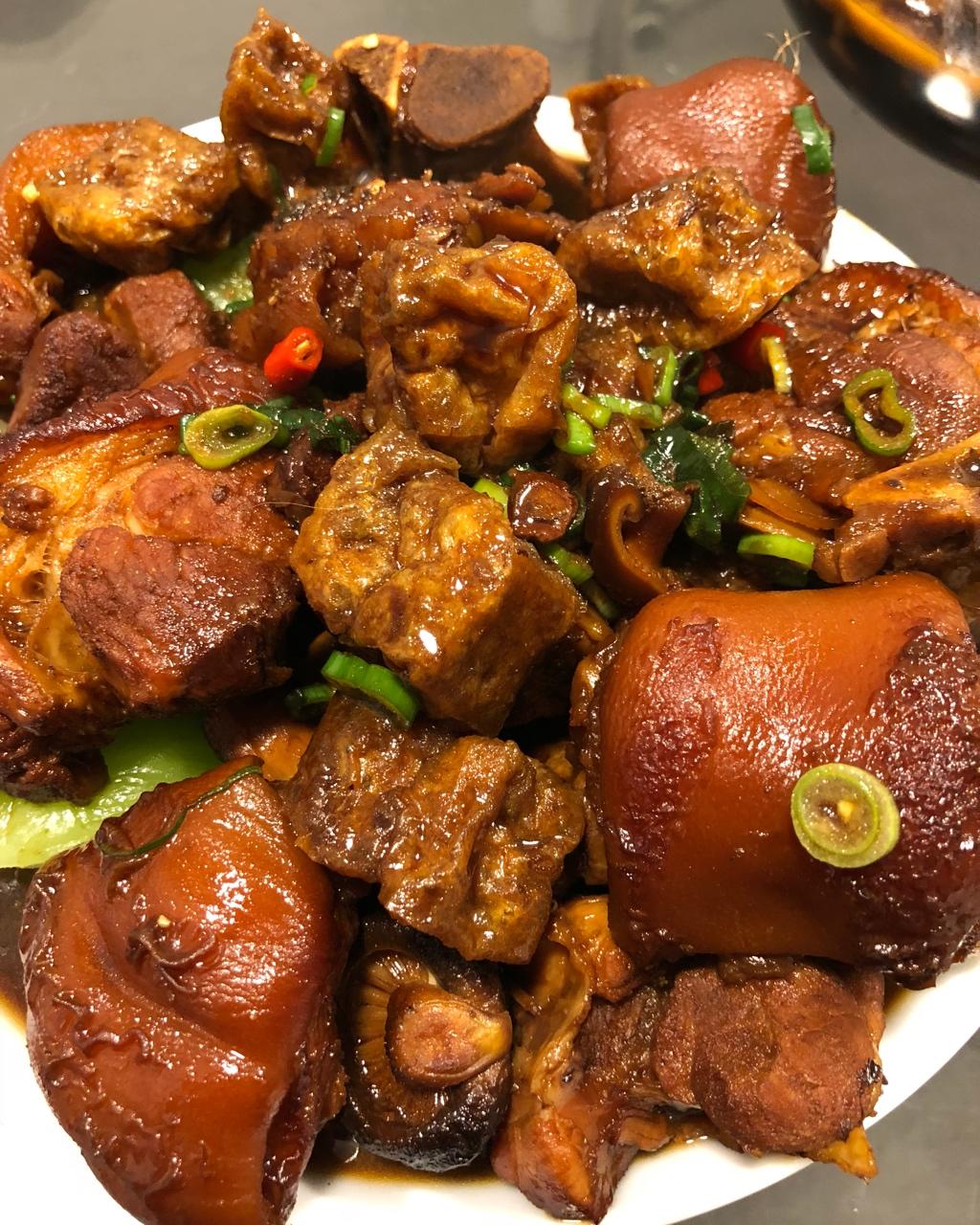 是大梨呀做的炖肘子