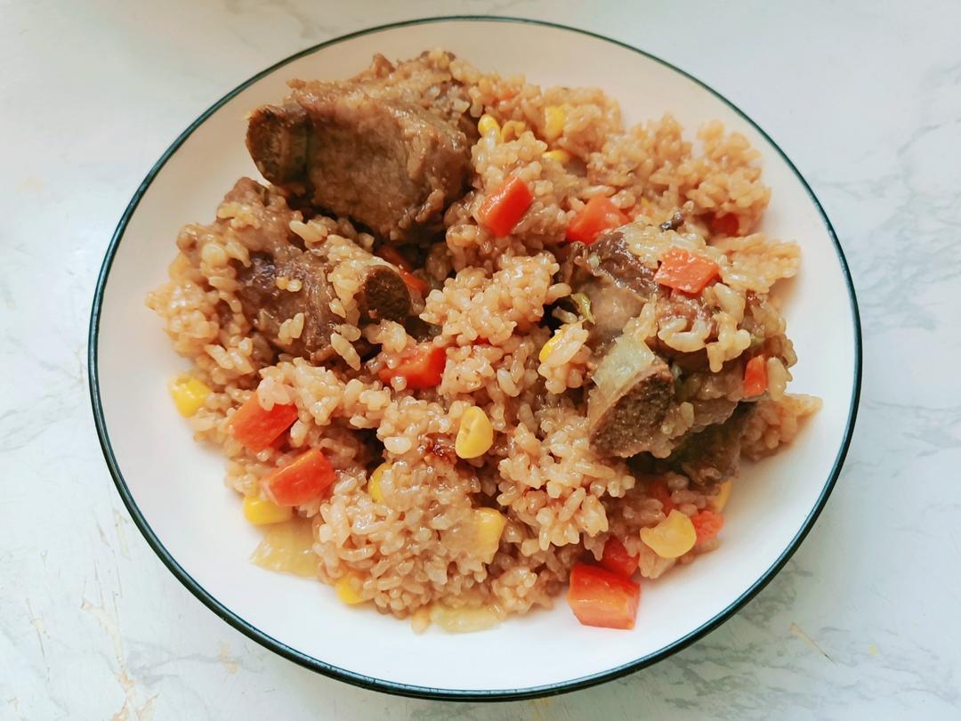 【排骨焖饭】