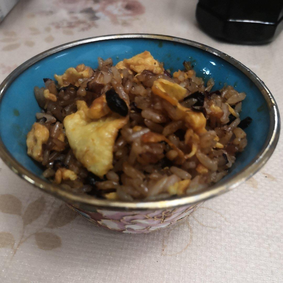 老干妈蛋炒饭(教你如何处理隔夜饭)