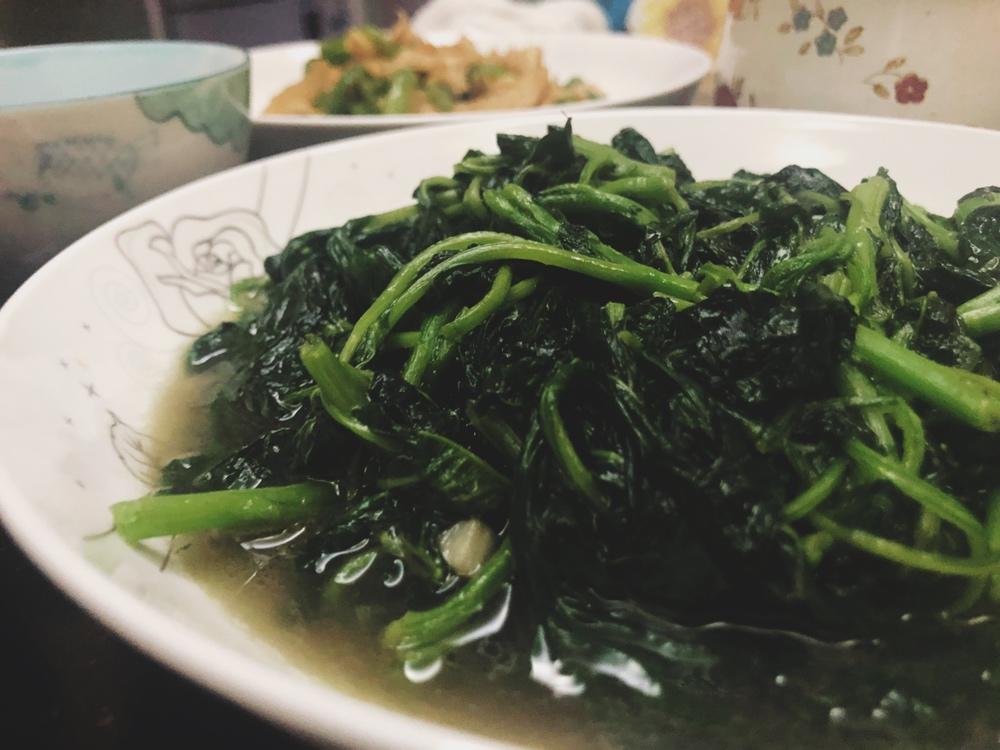 吃吃绿色的苋菜吧，营养价值更高😋
