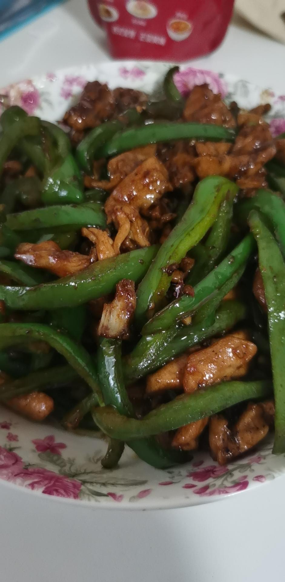 巨好吃的青椒炒鸡胸肉丝，超下饭