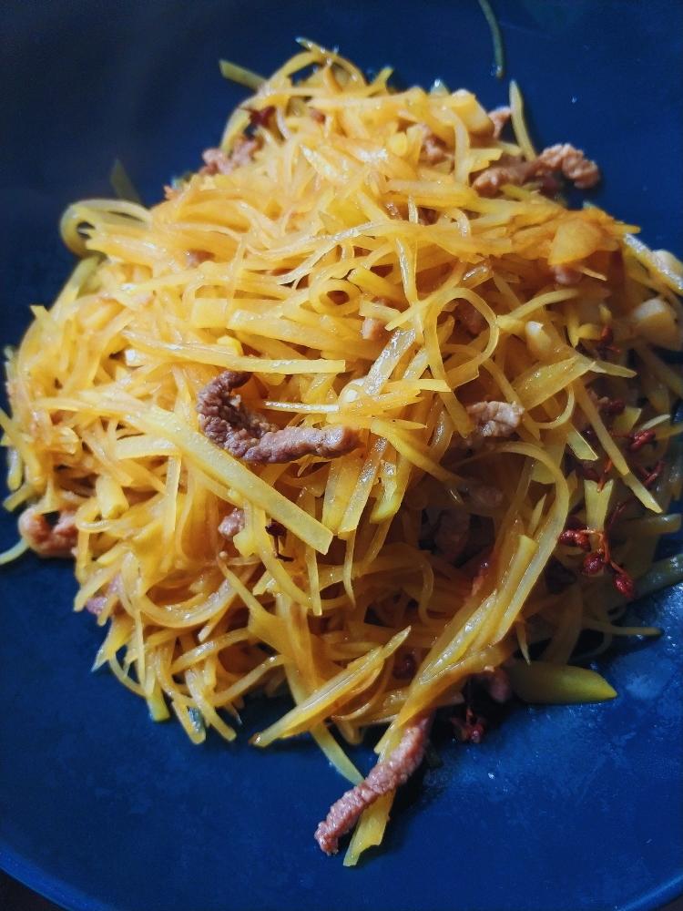 肉片炒土豆丝（超级下饭菜）的做法