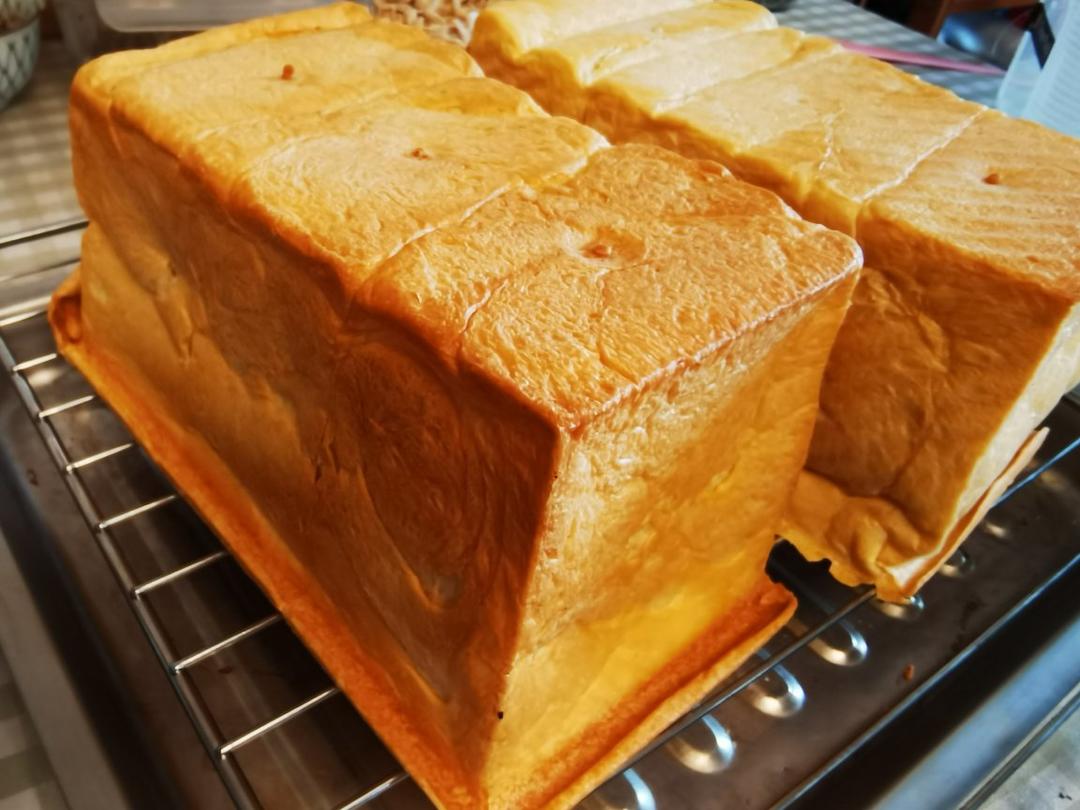 软到拿不起来的生吐司