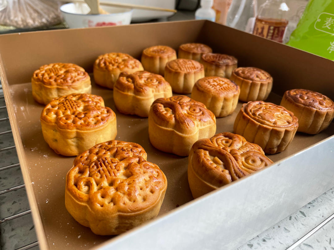 广式月饼—蛋黄莲蓉月饼