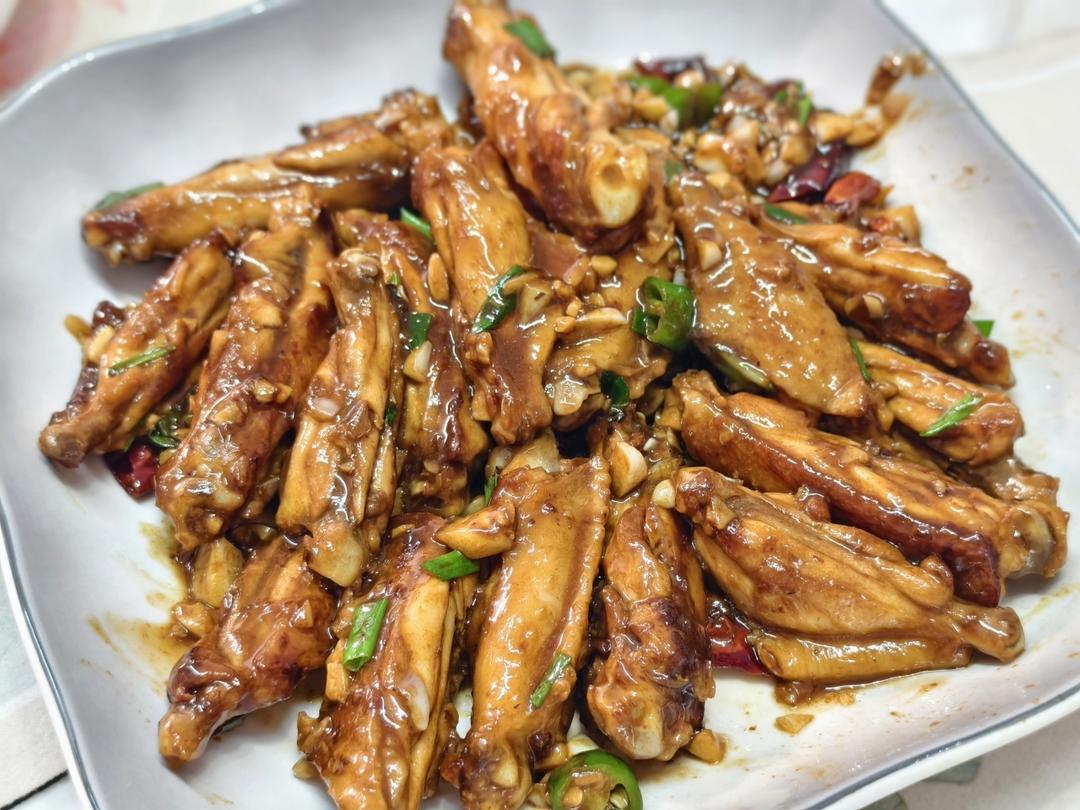 好吃到舔手指的蒜香鸡翅‼️