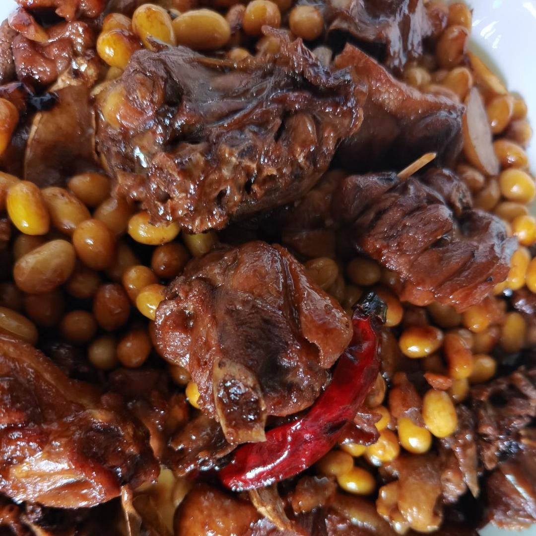 黄豆焖鸭