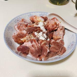 广式家常菜之蒜蓉蒸排骨的做法 步骤2