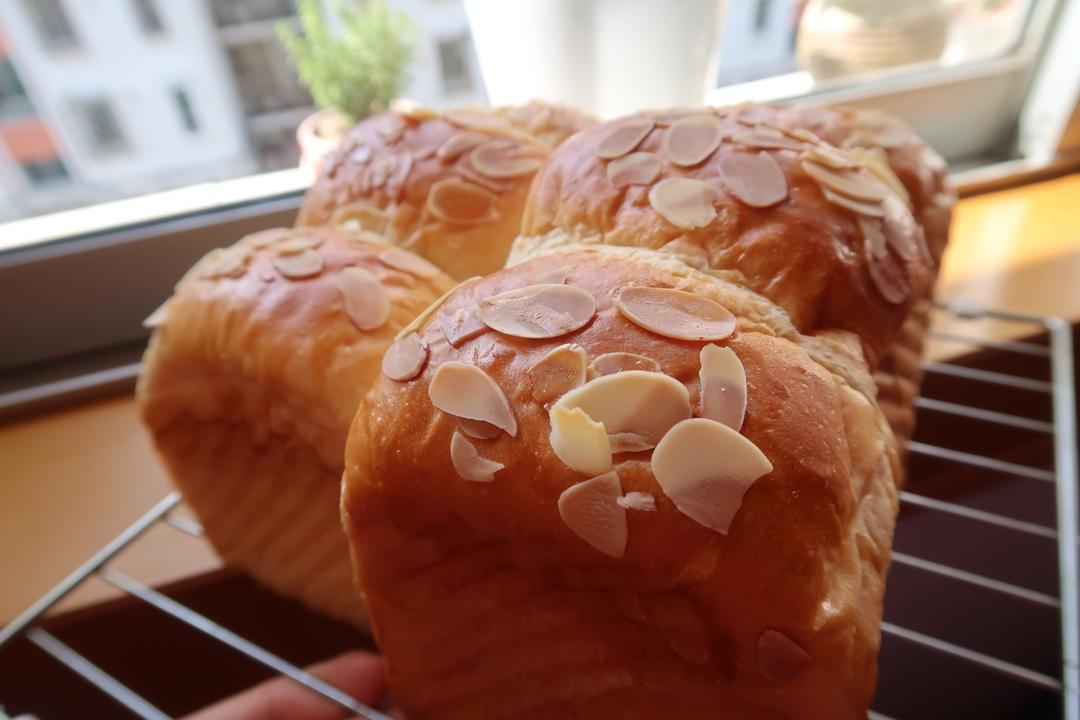 鲜奶吐司（老面法）
