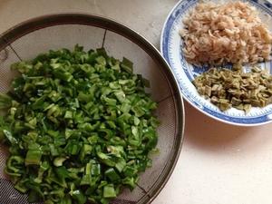 笋干虾皮炒青椒的做法 步骤2