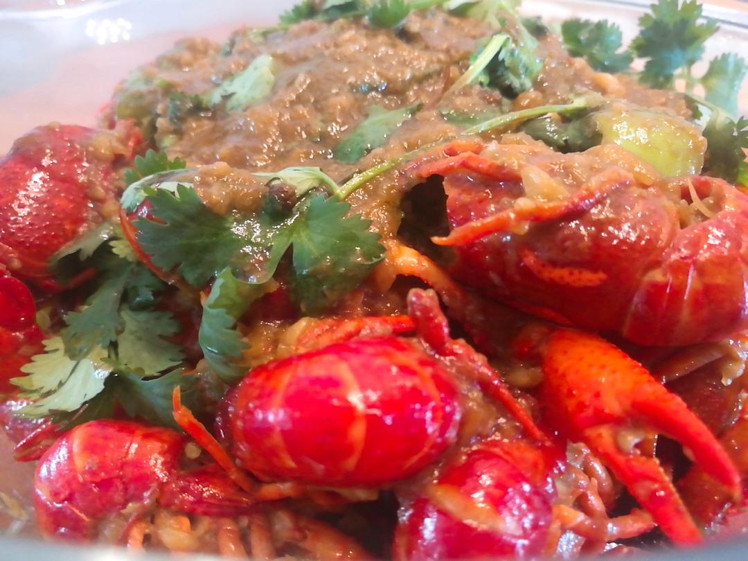 蒜泥啤酒小龙虾