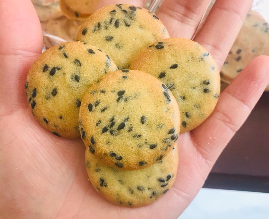 薄脆芝麻饼干