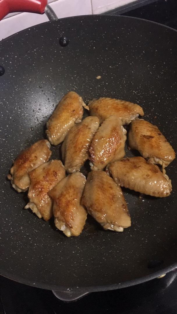 人见人爱的香煎鸡翅，家常美味