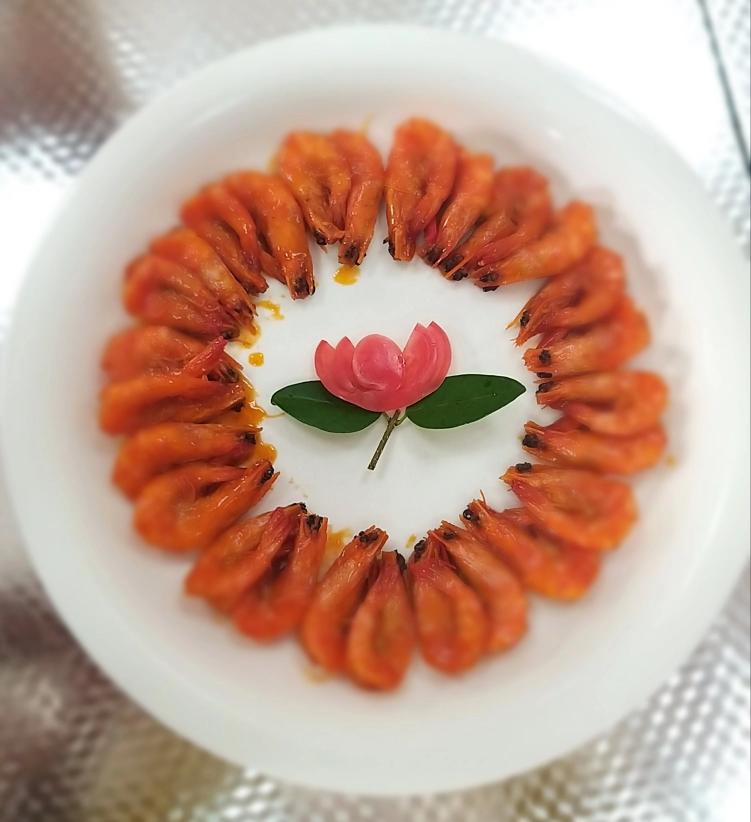 基围虾的三种做法（白灼基围虾、椒盐基围虾和油焖基围虾）的做法 步骤11