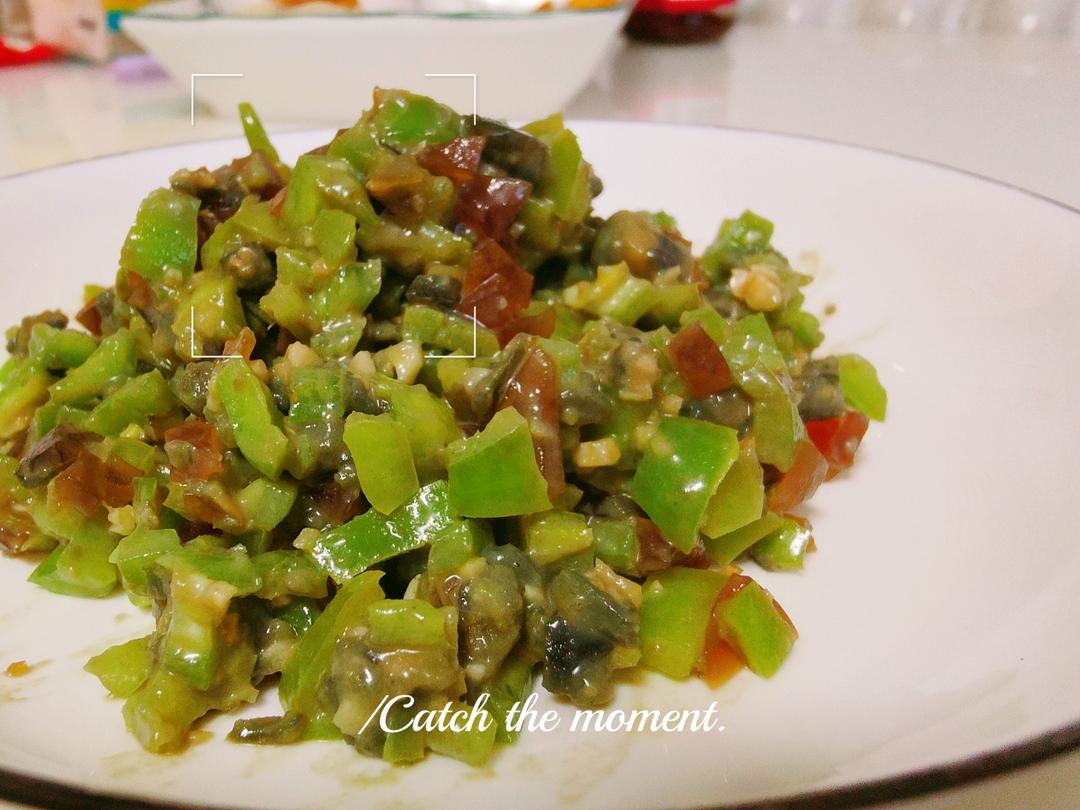 尖椒皮蛋-下饭的「黑暗料理」