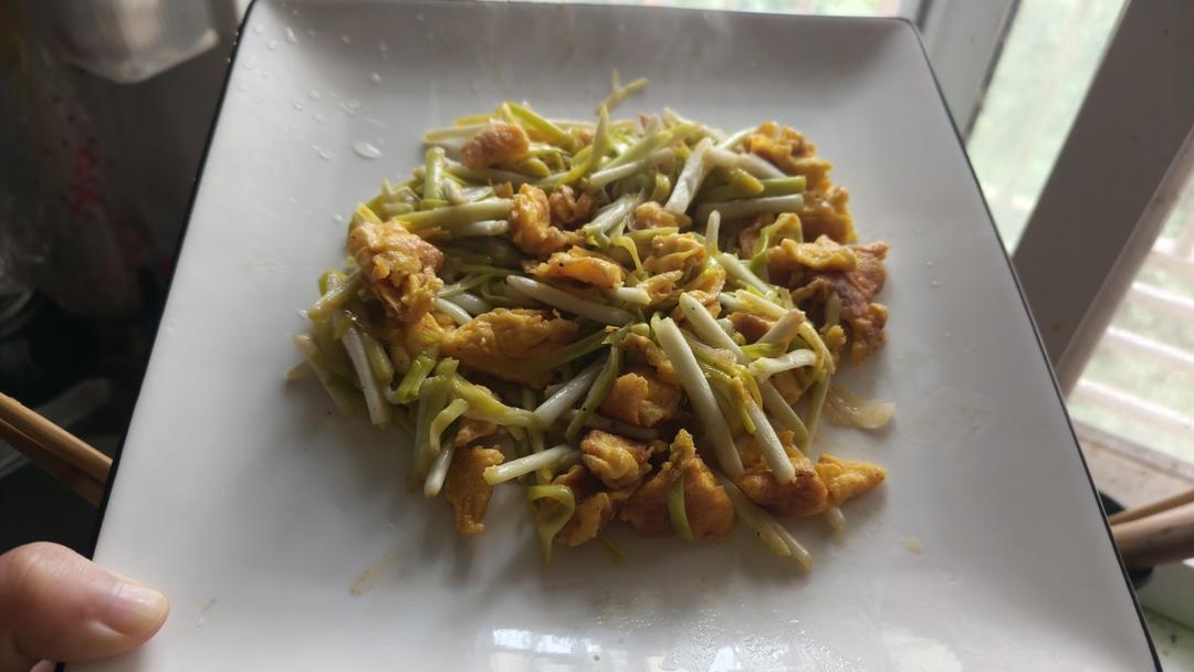 蒜黄炒鸡蛋