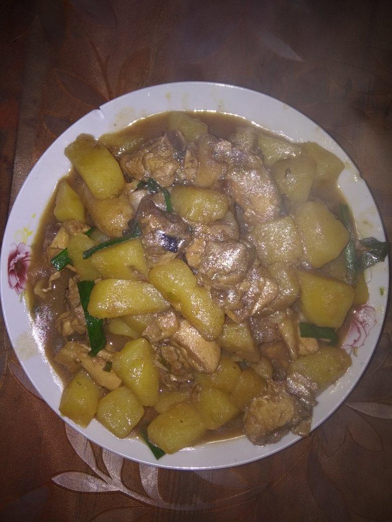 土豆焖鸡腿