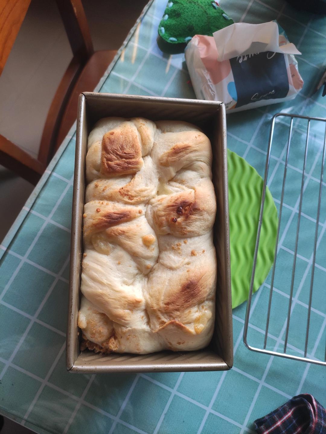 一次发酵的肉松手撕土司