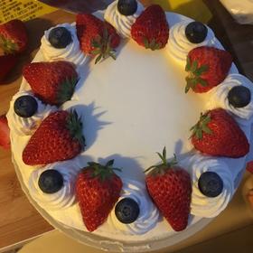 水果奶油装饰蛋糕